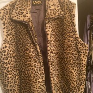 MAXX Leopard Print Faux Fur Vest - Tan/Brown